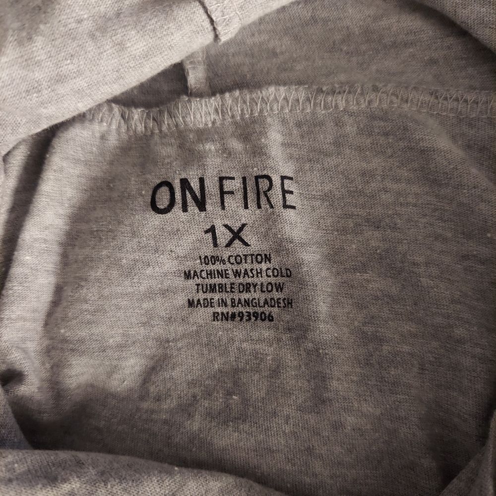 Gray Anime Cartoon Hoodie Long Sleeve Tee NWT - Picture 4 of 4